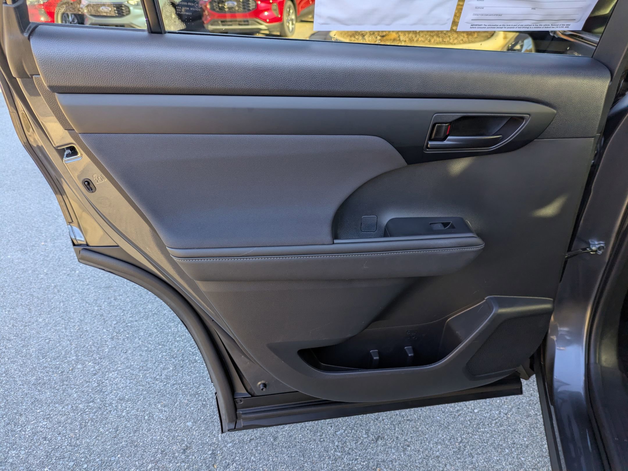 Used 2023 Toyota Highlander Limited image 29