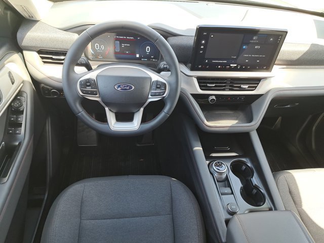 Certified 2025 Ford Explorer Active image 18