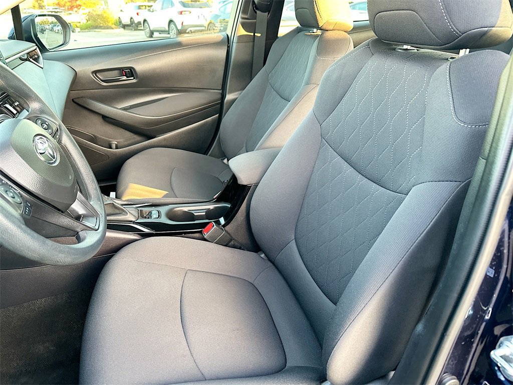 Used 2022 Toyota Corolla LE image 9