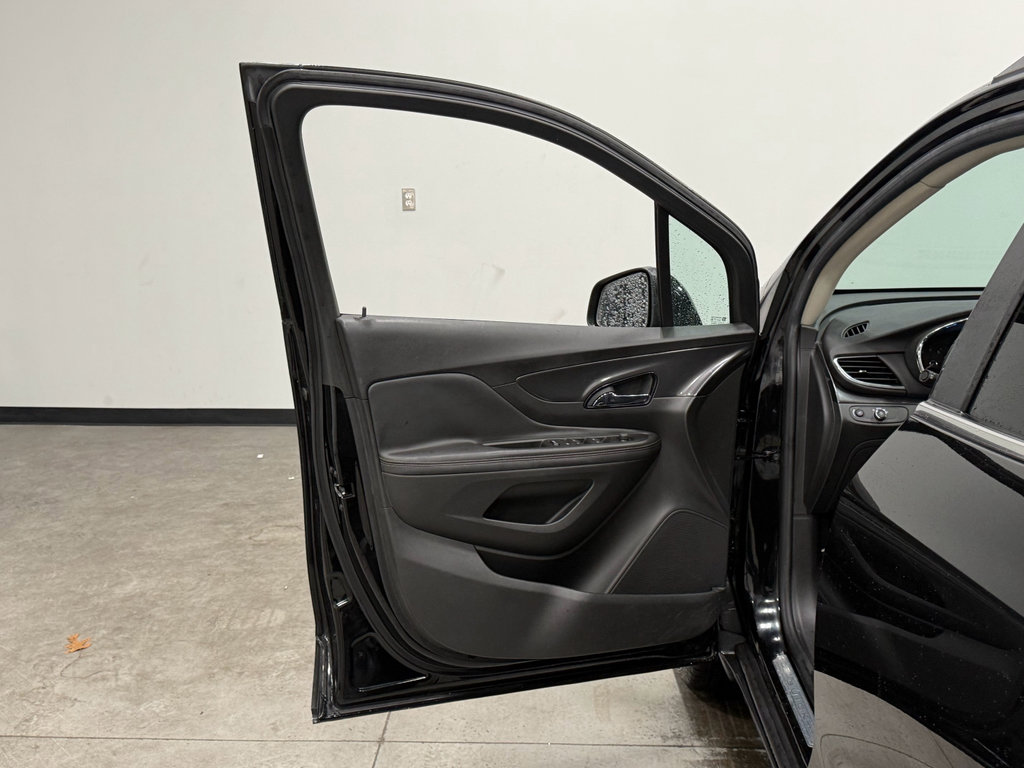 Used 2021 Buick Encore Preferred w/ Safety Package image 9