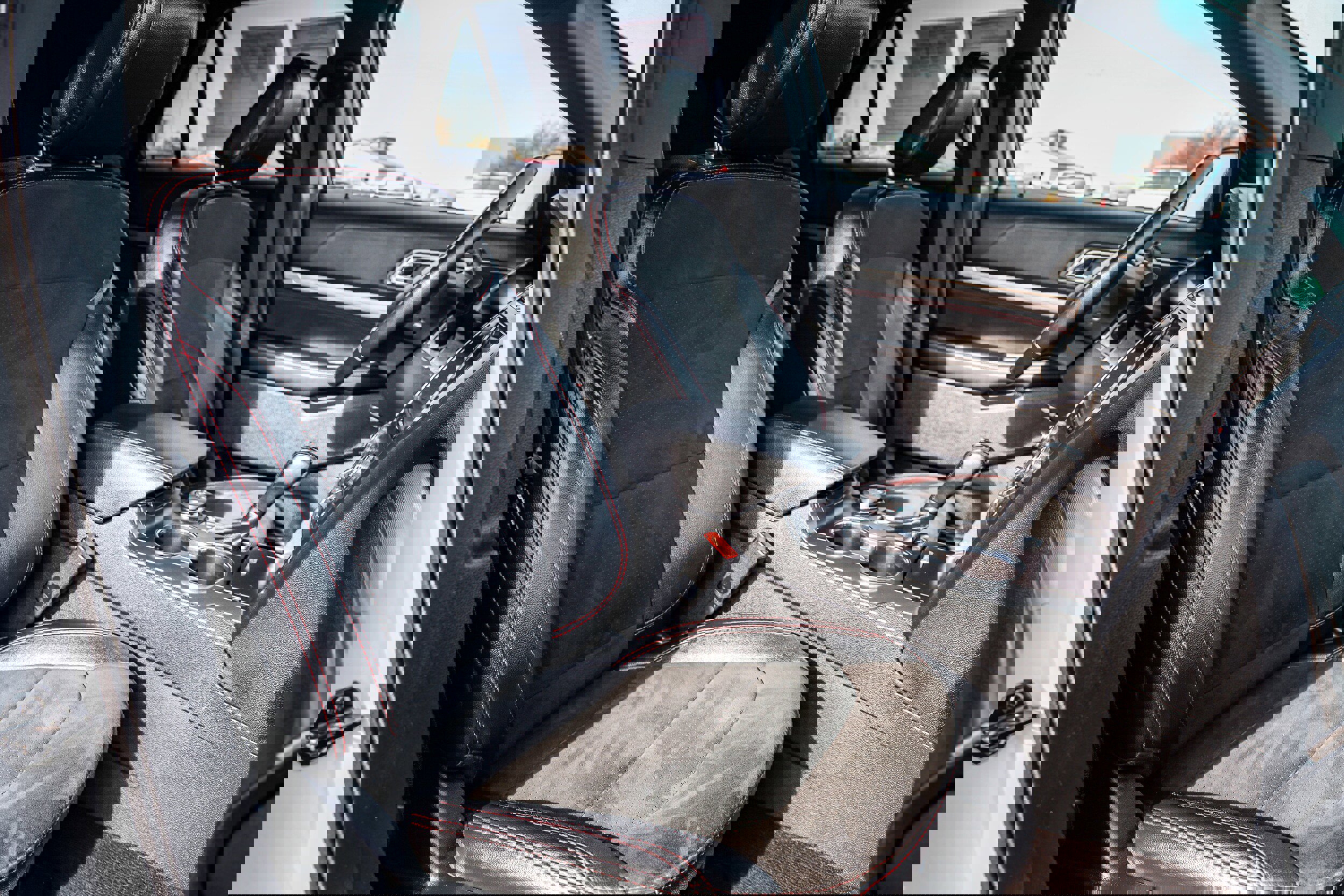 Certified 2018 Ford Explorer XLT w/ Equipment Group 202A image 16