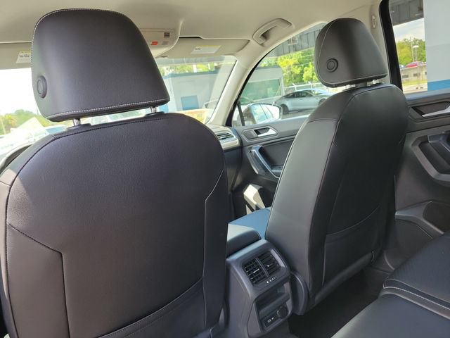 Used 2021 Volkswagen Tiguan SE FWD image 11