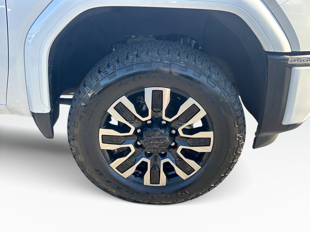 Used 2024 GMC Sierra 2500 Denali Ultimate AWD/4WD image 11