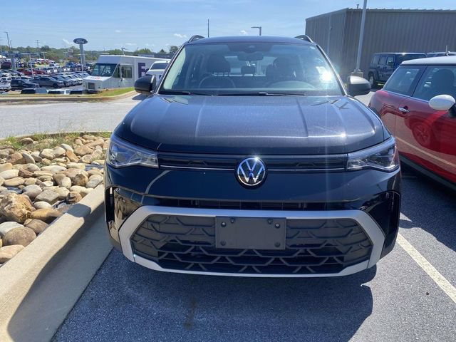 Used 2025 Volkswagen Taos S FWD image 2
