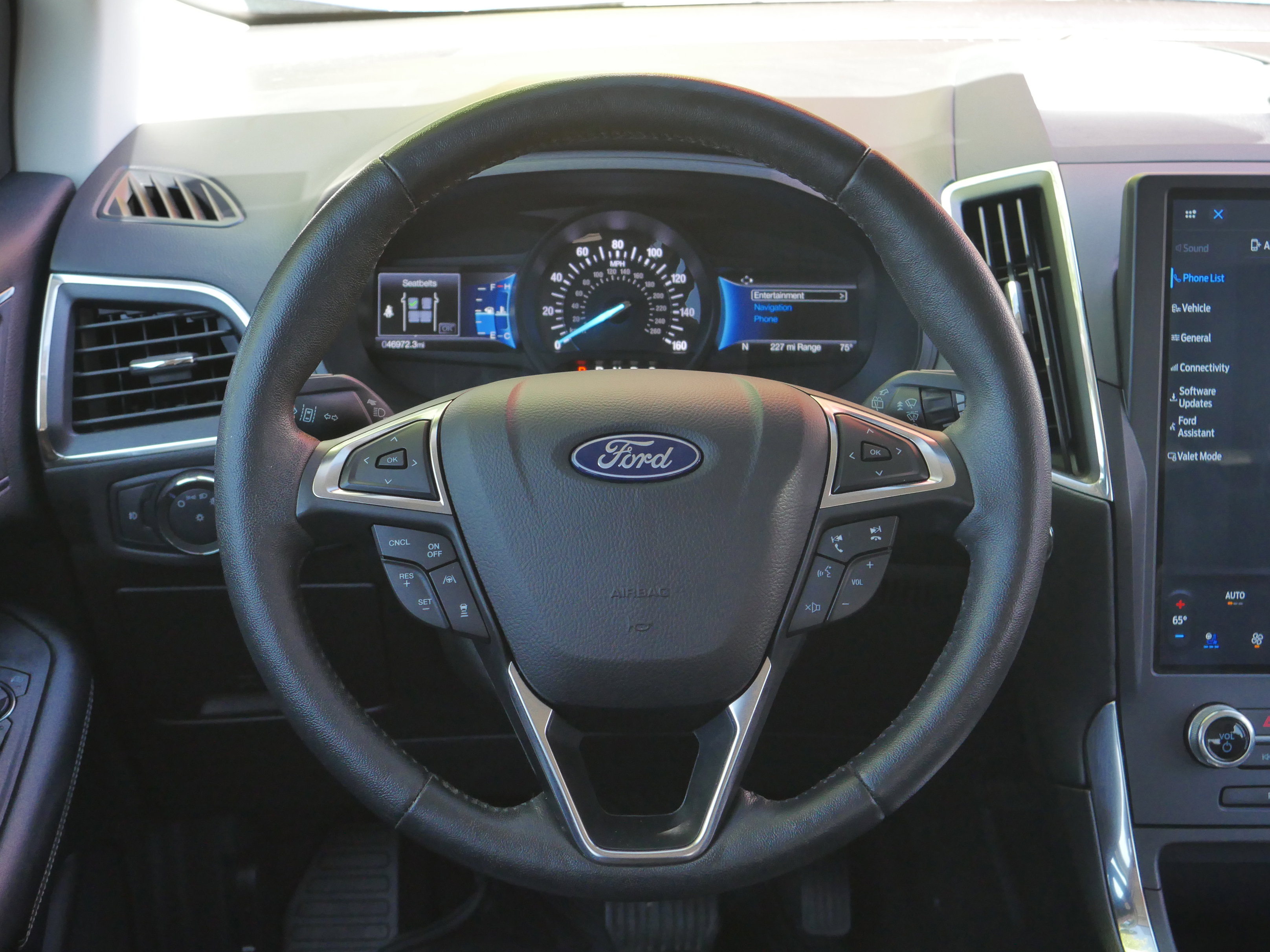 Certified 2022 Ford Edge Titanium w/ Equipment Group 301A AWD/4WD image 6