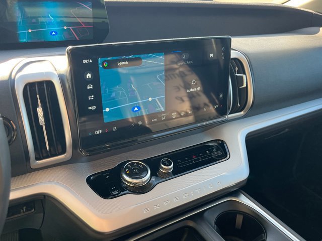 Certified 2025 Ford Expedition Active image 21