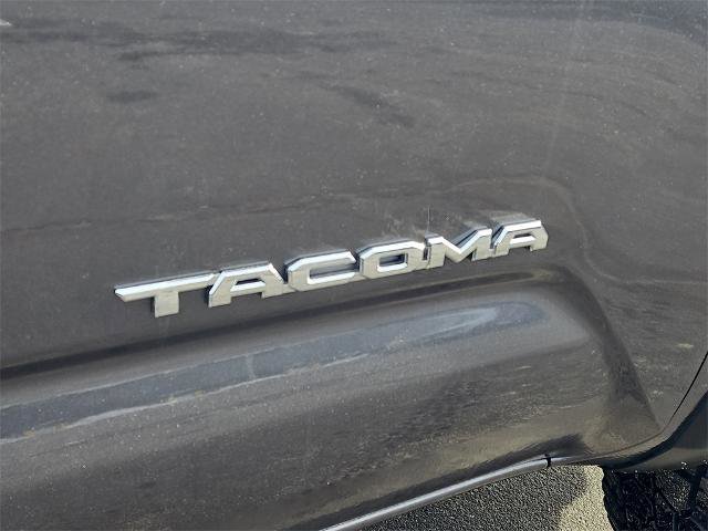 Used 2021 Toyota Tacoma TRD Off-Road w/ Technology Package image 9