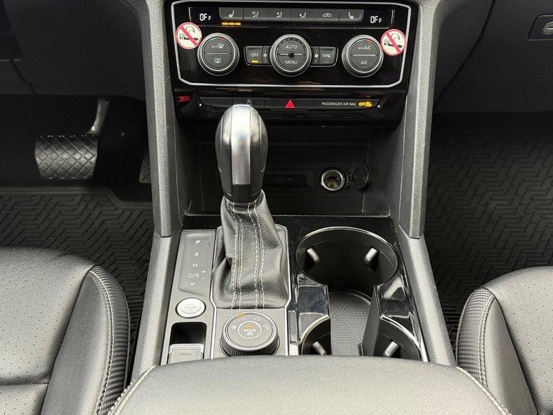 Used 2023 Volkswagen Atlas Cross Sport SE image 12