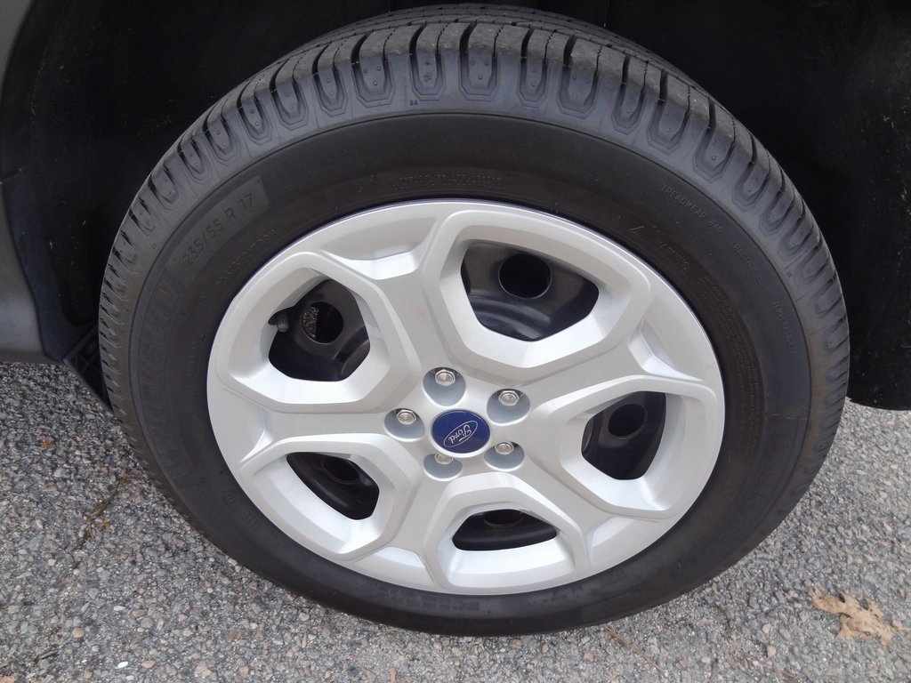 Certified 2019 Ford Escape S image 14