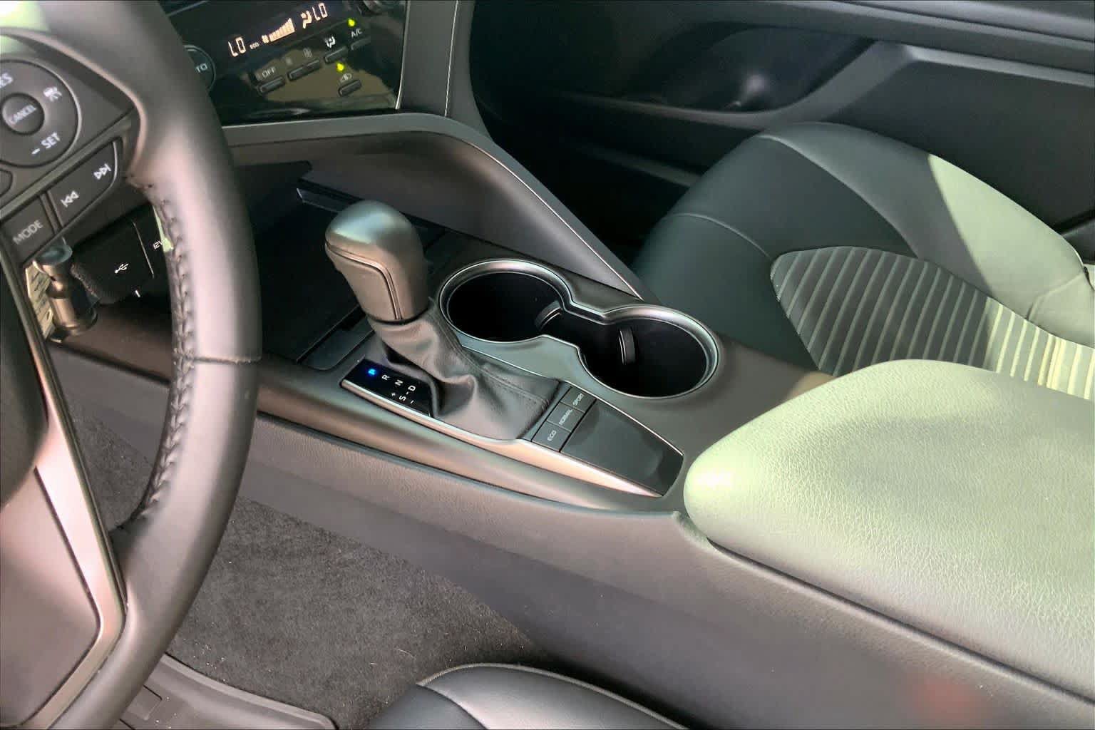 Used 2024 Toyota Camry SE FWD image 15