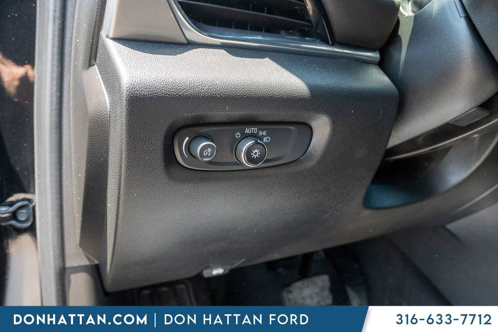 Used 2023 Chevrolet Traverse LT AWD/4WD image 17