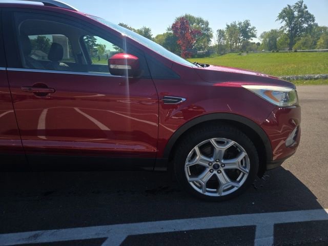 Certified 2019 Ford Escape Titanium AWD/4WD image 4