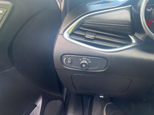 Used 2025 Chevrolet Malibu LT w/ Redline Edition image 19