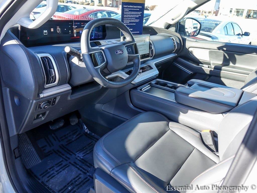 Certified 2025 Ford Expedition Active image 10