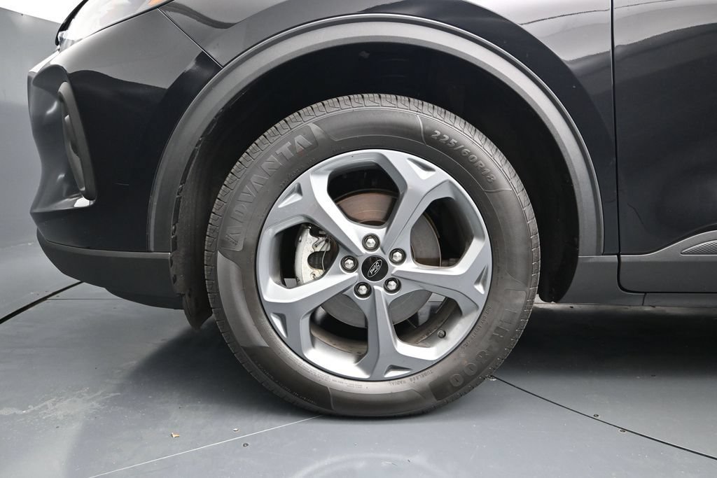 Certified 2025 Ford Escape ST-Line Select AWD/4WD image 12