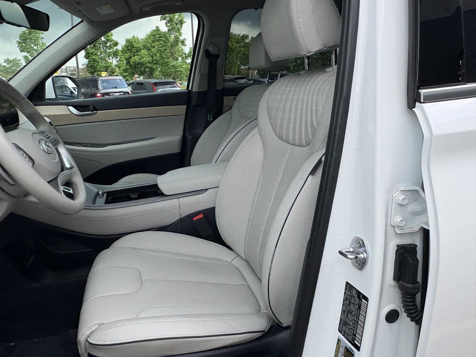 Used 2024 Hyundai Palisade Limited AWD/4WD image 16