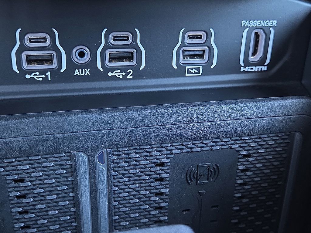 Used 2025 RAM 3500 Limited image 28