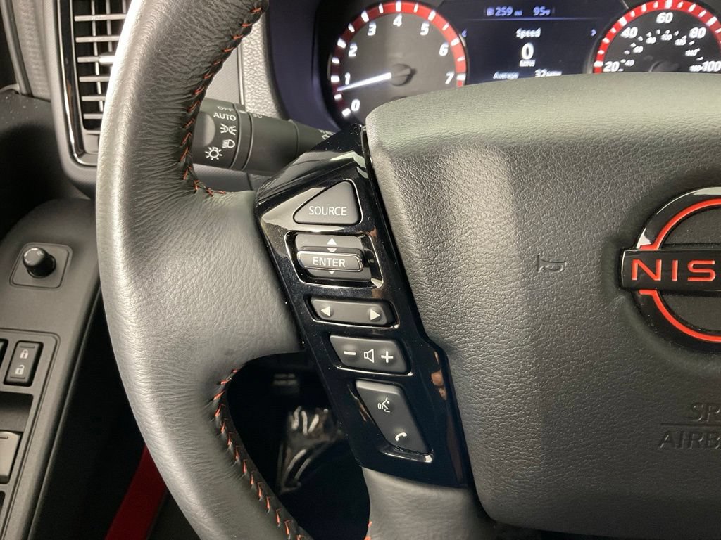 Used 2024 Nissan Frontier Pro-X RWD image 24