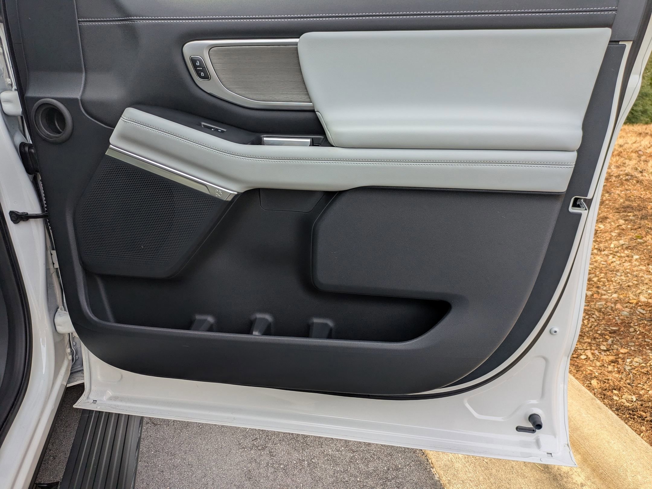 Certified 2025 Ford Expedition Platinum w/ Driver's Package image 40