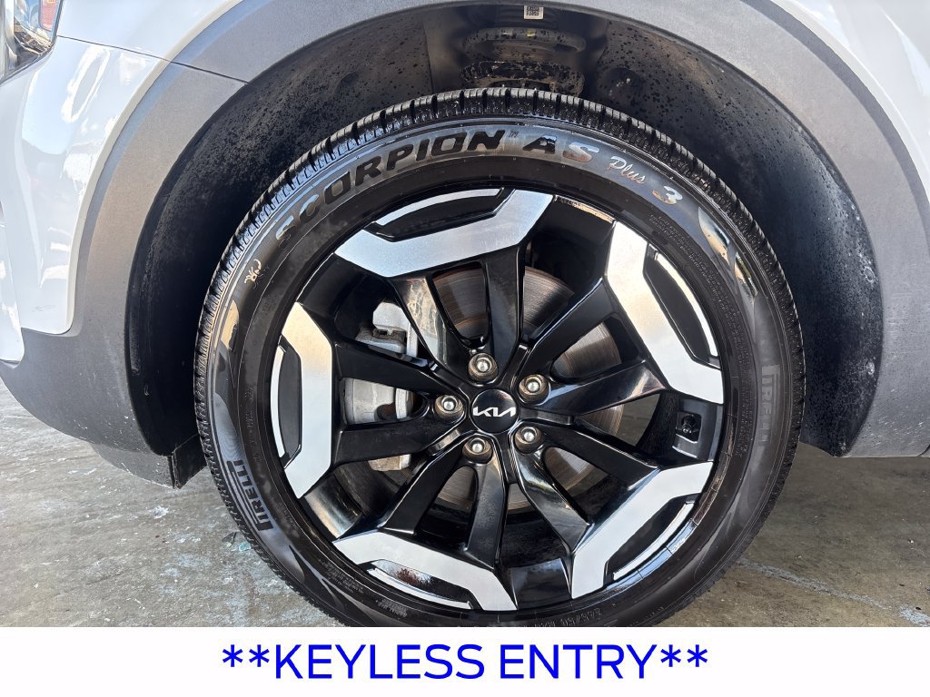 Used 2025 Kia Telluride S AWD/4WD image 13