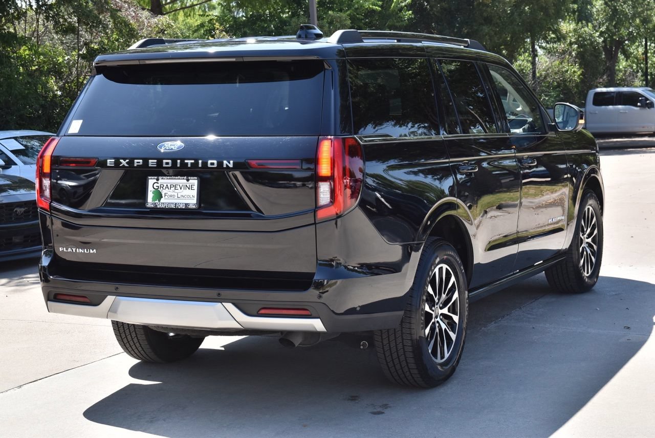 Certified 2025 Ford Expedition Platinum AWD/4WD image 8