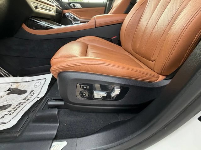 Used 2021 BMW X7 xDrive40i w/ M Sport Package AWD/4WD image 9