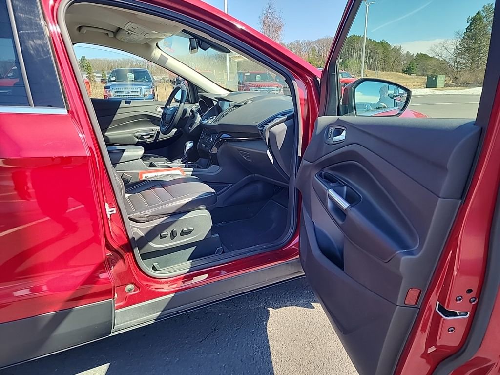 Certified 2019 Ford Escape Titanium w/ U9j03 - Titanium Tow Package image 9