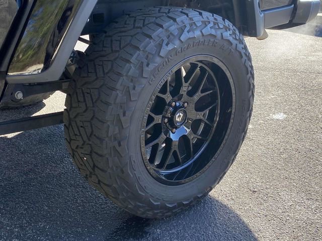 Used 2023 Jeep Gladiator Sport image 11