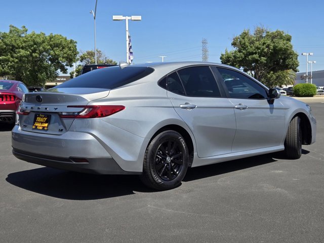Used 2025 Toyota Camry LE FWD image 4