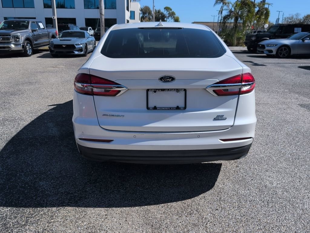 Certified 2020 Ford Fusion SE image 4