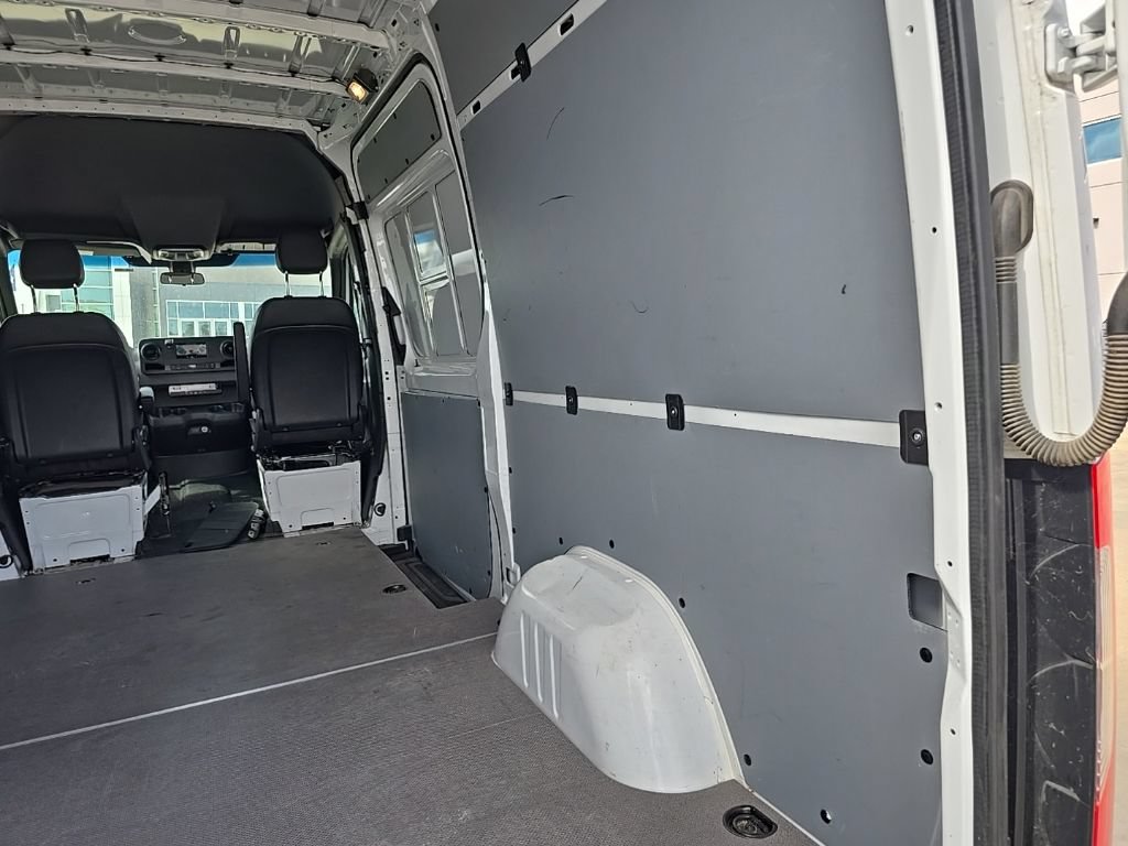 Used 2024 Mercedes-Benz Sprinter 2500 image 12
