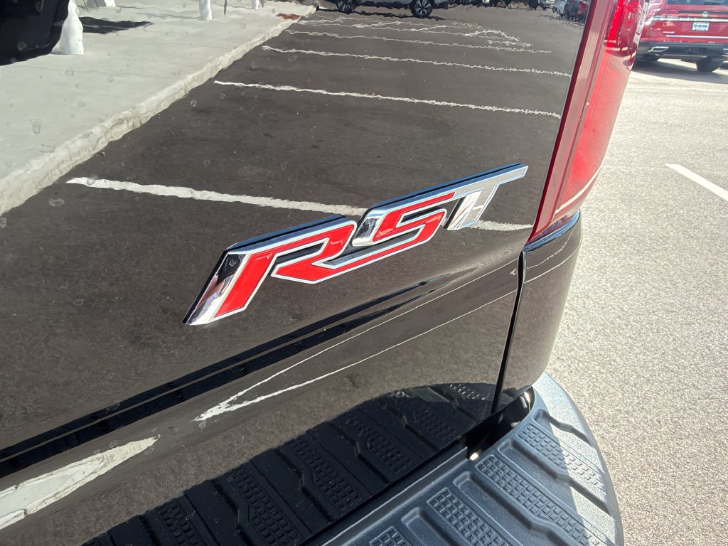 Used 2024 Chevrolet Silverado 1500 RST AWD/4WD image 10
