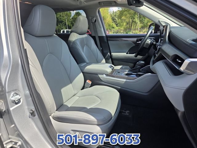 Used 2023 Toyota Highlander Limited FWD image 16