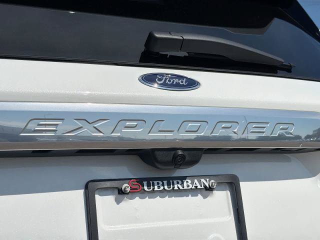 Certified 2023 Ford Explorer Platinum w/ Technology Package AWD/4WD image 12