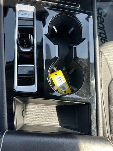 Used 2025 Volkswagen Atlas SE FWD image 24