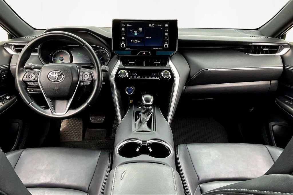 Used 2022 Toyota Venza XLE image 16