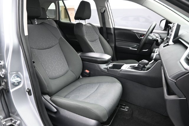 Used 2025 Toyota RAV4 XLE w/ Weather Package AWD/4WD image 25