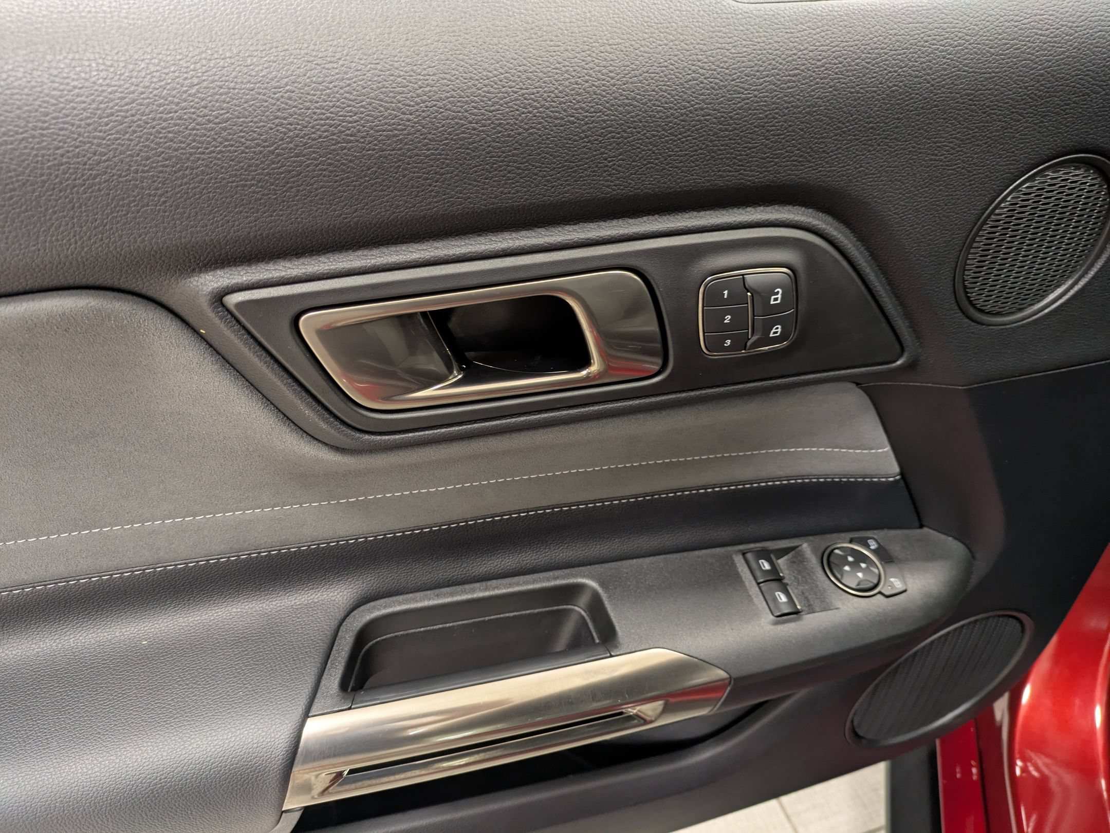 Certified 2019 Ford Mustang Shelby GT350 w/ Technology Package RWD image 15