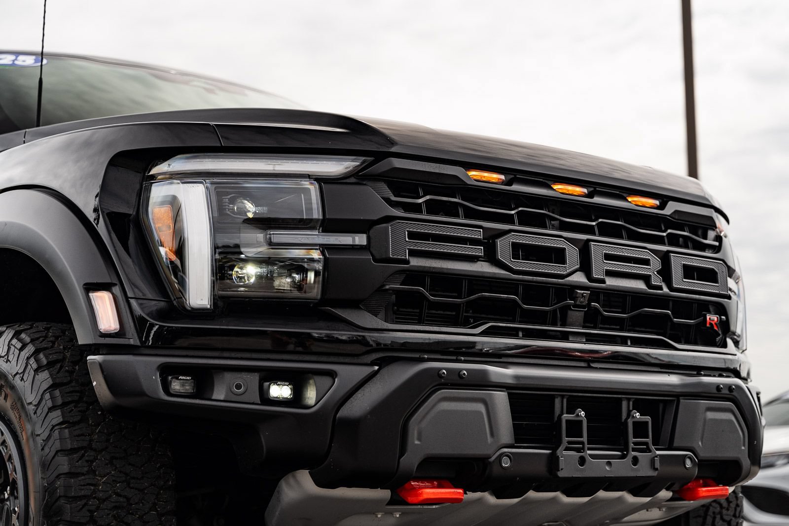 Certified 2025 Ford F150 Raptor w/ Equipment Group 803A Raptor R AWD/4WD image 13