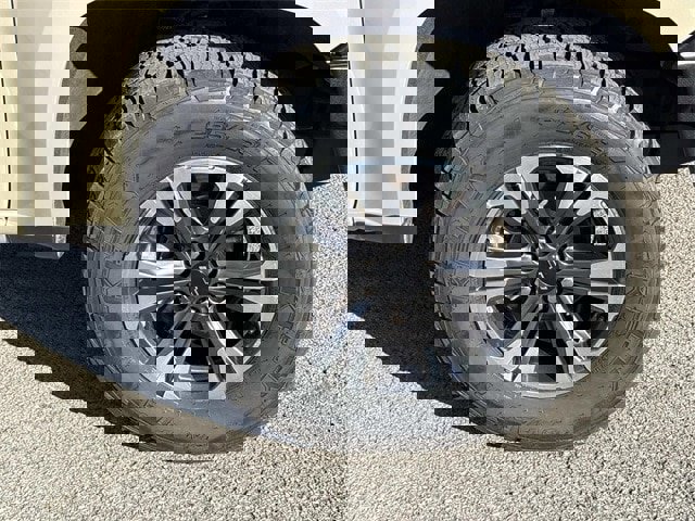 Used 2021 Chevrolet Colorado Z71 w/ Safety Package image 9