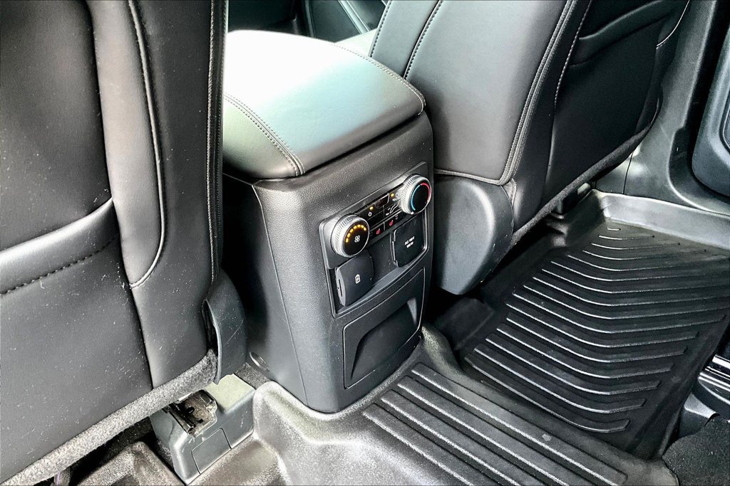 Certified 2024 Ford Explorer Platinum w/ Technology Package AWD/4WD image 12