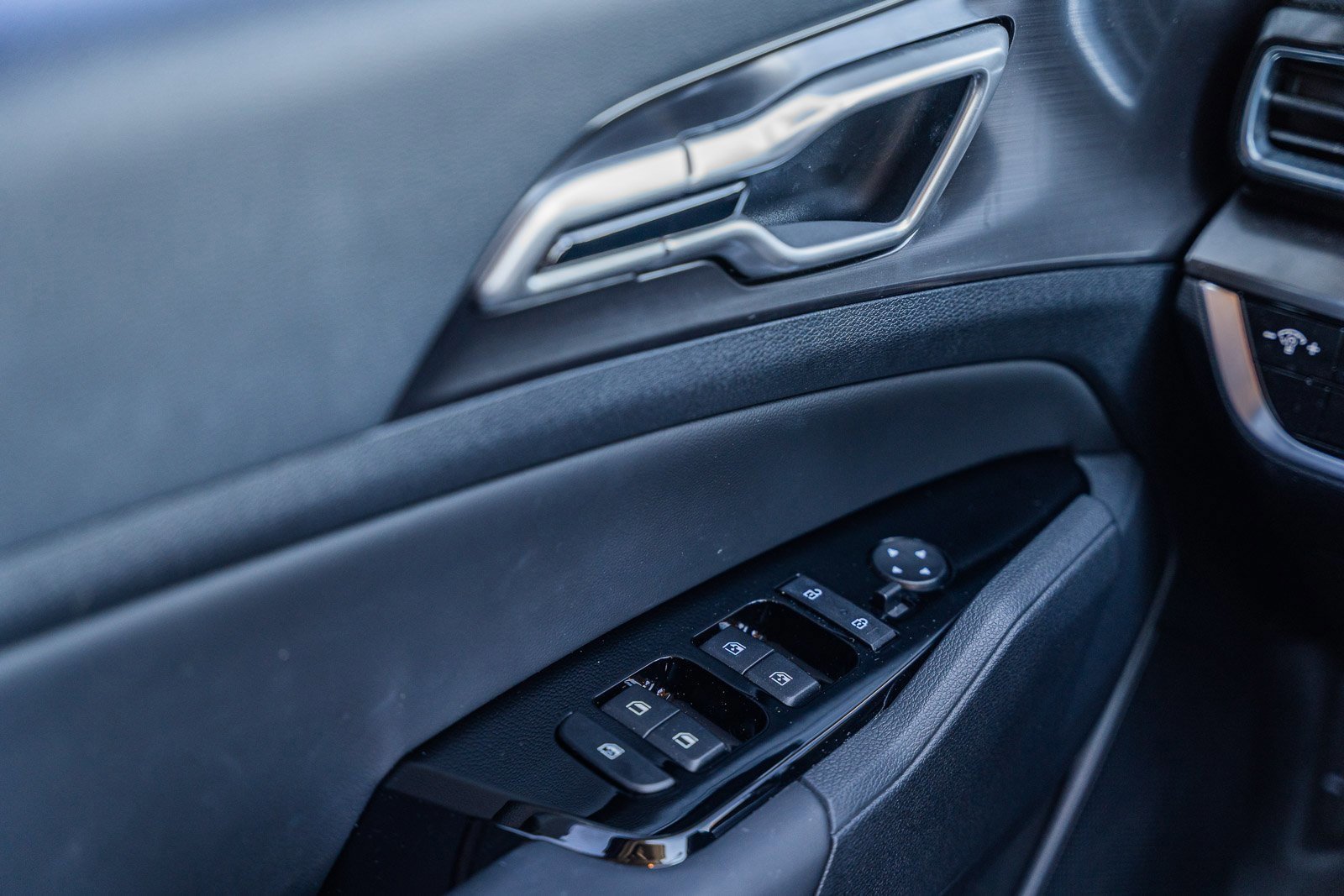 Used 2025 Kia Sportage EX image 24