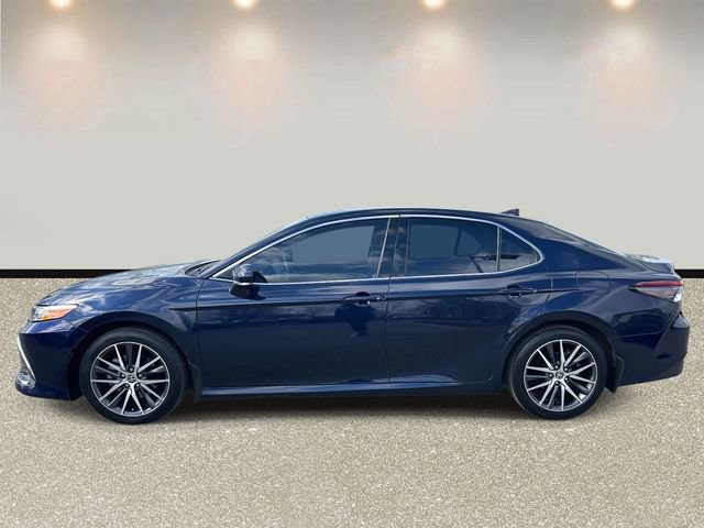 Used 2022 Toyota Camry XLE w/ Cold Weather Package image 8