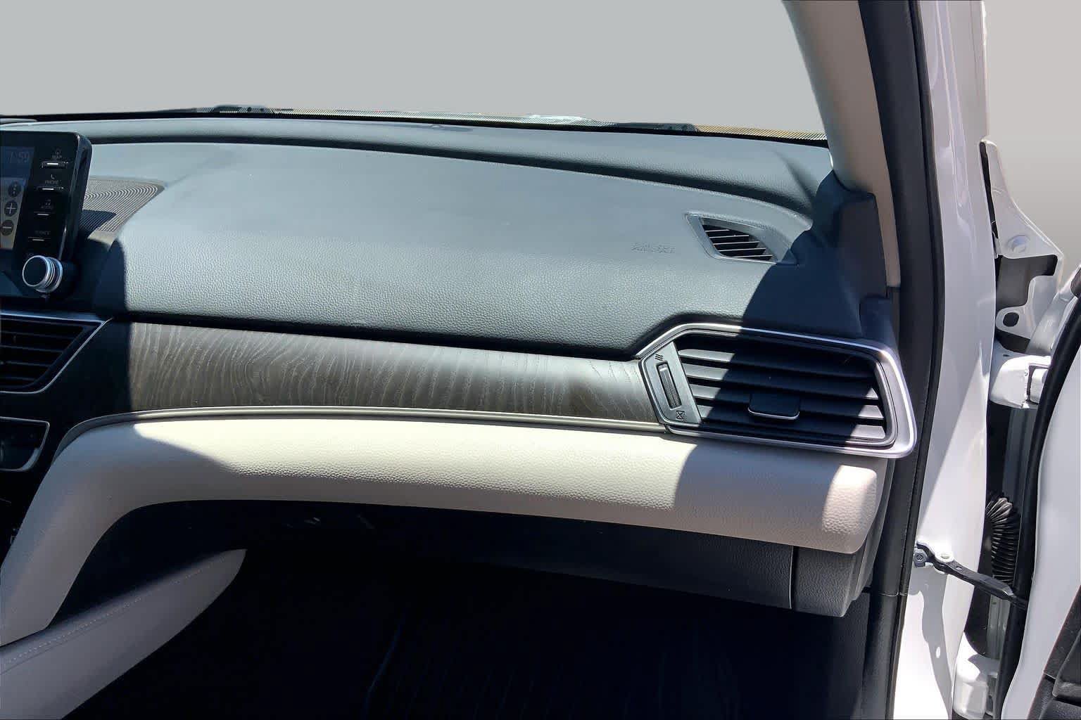 Used 2021 Honda Accord Touring image 19