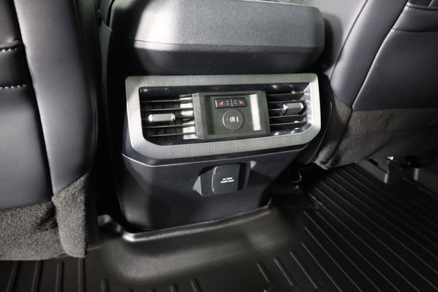 Certified 2025 Ford F450 Platinum w/ FX4 Off-Road Package image 81