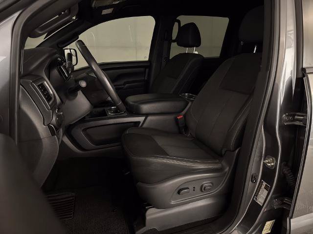 Used 2018 Nissan Titan SV w/ SV Convenience Package AWD/4WD image 11