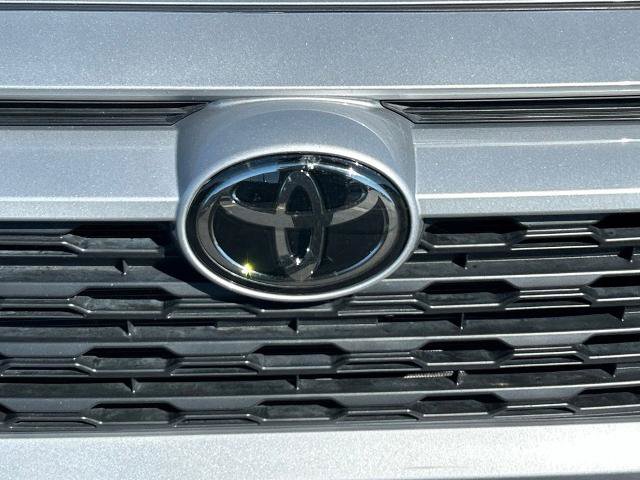 Used 2025 Toyota RAV4 XLE FWD image 20