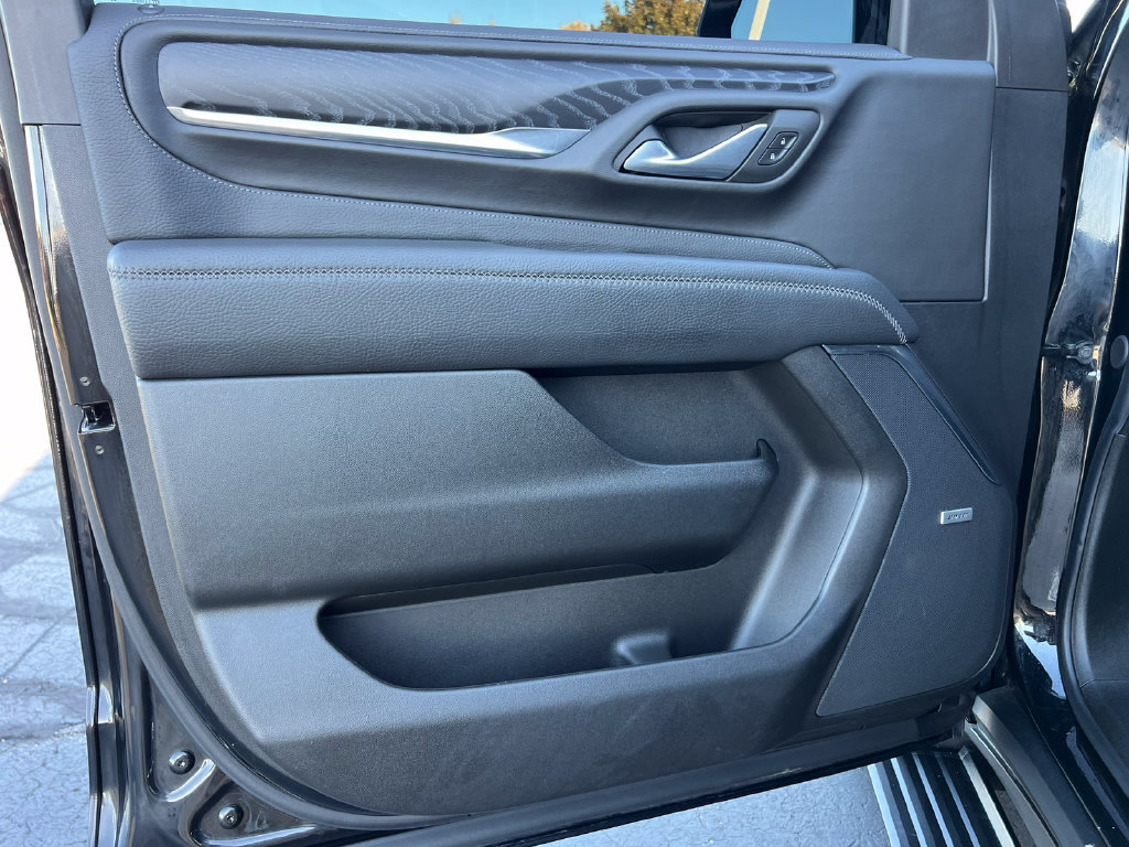 Used 2023 GMC Yukon XL Denali AWD/4WD image 14