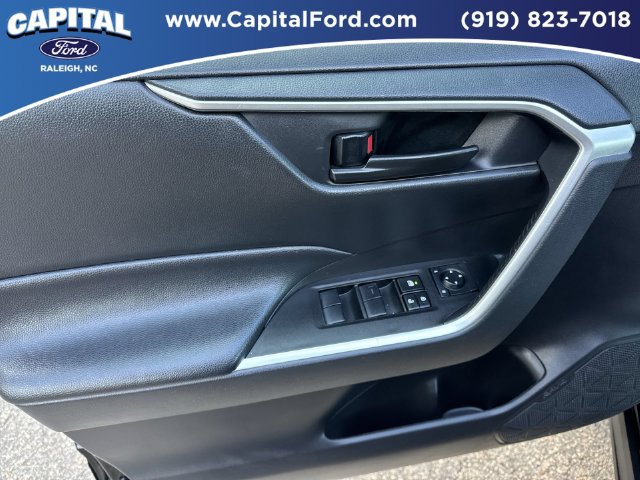 Used 2025 Toyota RAV4 LE AWD/4WD image 20