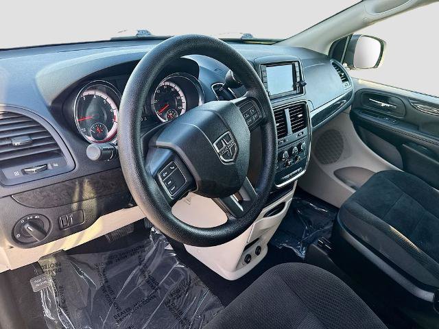 Used 2019 Dodge Grand Caravan SE w/ UConnect Hands-Free Group FWD image 9
